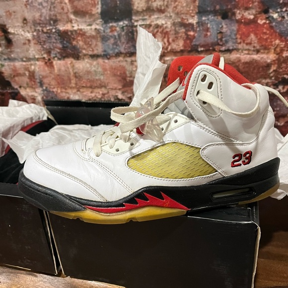 Air Jordan 5’s and 18’s Defining Moments Pack - Size 10 With Original Packaging - Picture 5 of 9